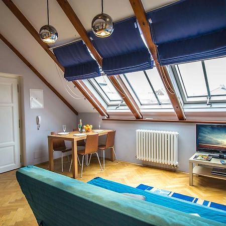 Apartamento Ruterra Red Roofs View With Garage Praga Exterior foto
