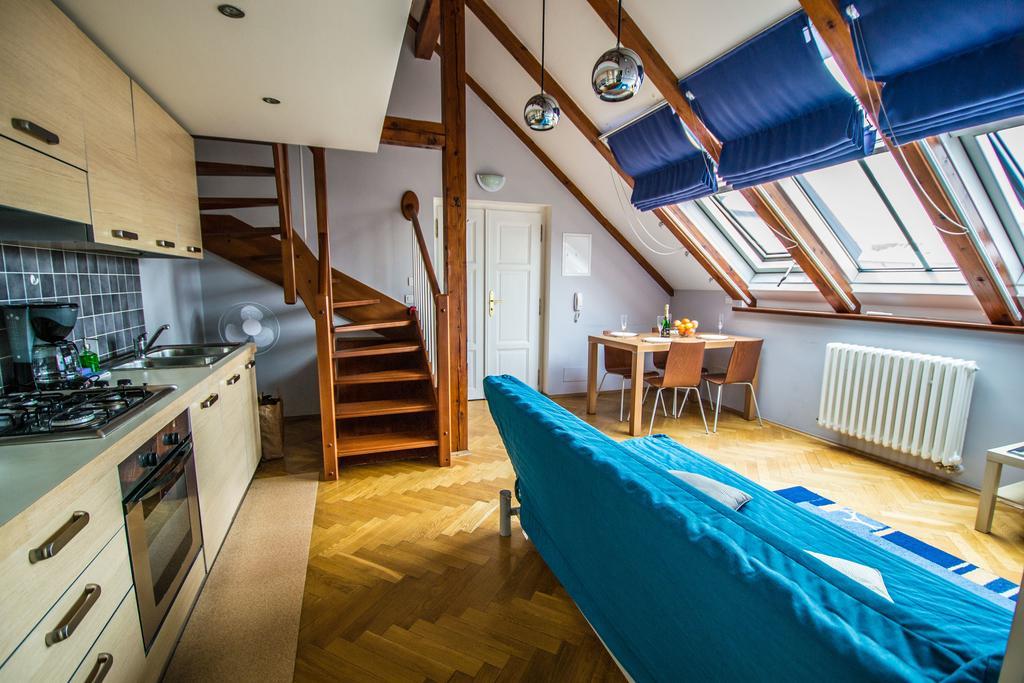 Apartamento Ruterra Red Roofs View With Garage Praga Exterior foto