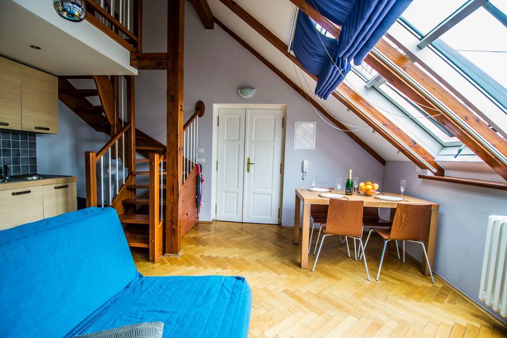 Apartamento Ruterra Red Roofs View With Garage Praga Exterior foto