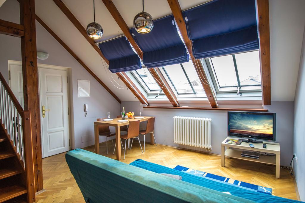 Apartamento Ruterra Red Roofs View With Garage Praga Exterior foto