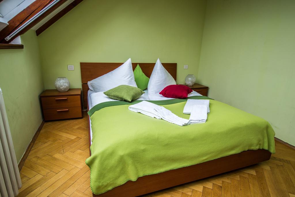 Apartamento Ruterra Red Roofs View With Garage Praga Exterior foto